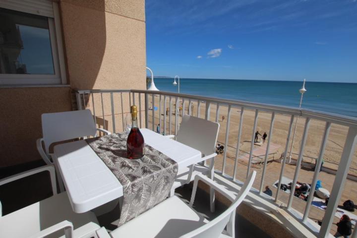 Apartamento Primera Linea Playa Centro De Guardamar Lägenhet Guardamar del Segura Exteriör bild